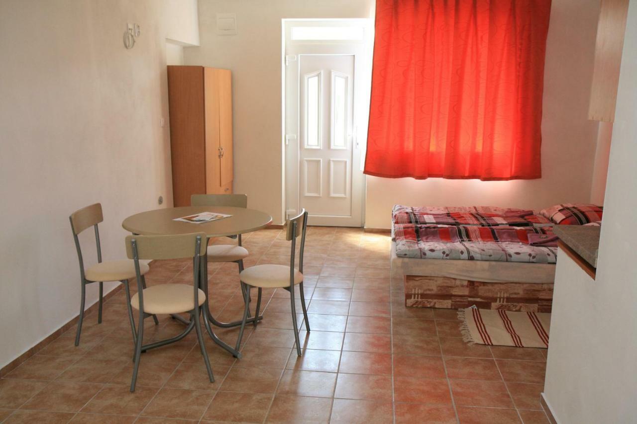 Penzion Atlas Štúrovo Kültér fotó